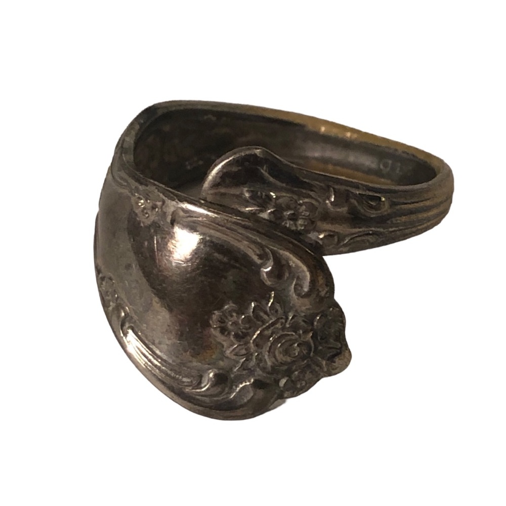 W.M. Rogers Silverware Ring size 7 - Picture 1 of 10